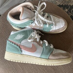 Nike Air Jordan’s size 4.5Y in pink and mint